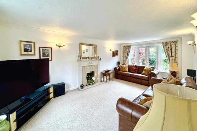 14, St. Lawrence Park, Chepstow photo 2