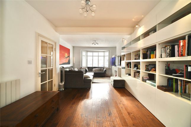 215, Lonsdale Avenue, London photo 2