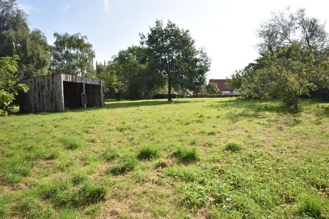 Property for sale in South End, Collingham, Newark