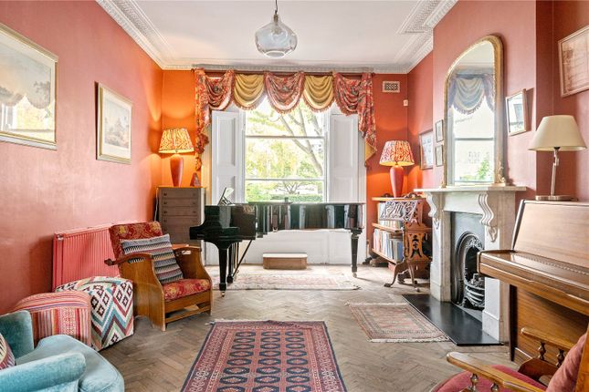 48, Ellington Street, London photo 2