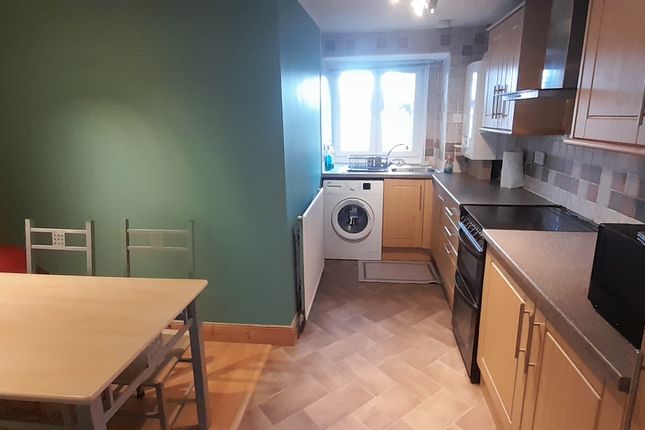 70, Crossgate, Cupar photo 4