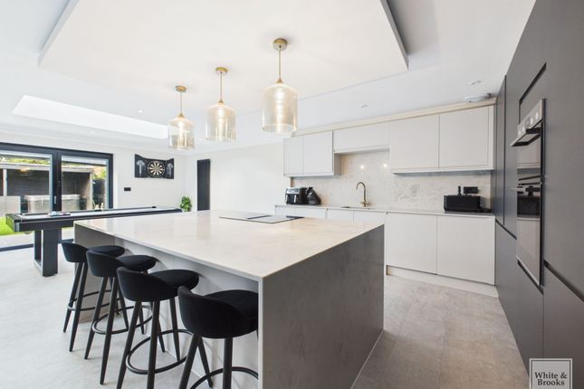 18 Fontwell Close, Arundel photo 3