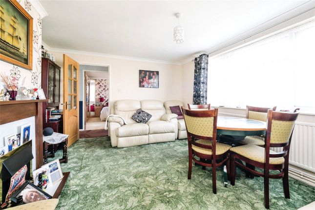 93, Dacre Crescent, South Ockendon photo 2