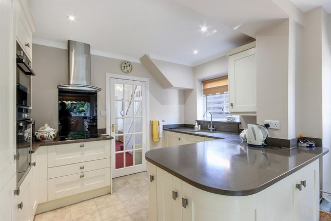 8, Woodfield Avenue, Hildenborough photo 3