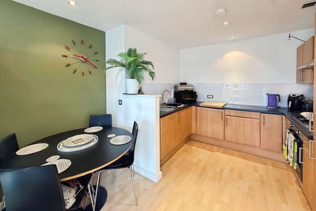 41, Balmoral Place, Leeds photo 3