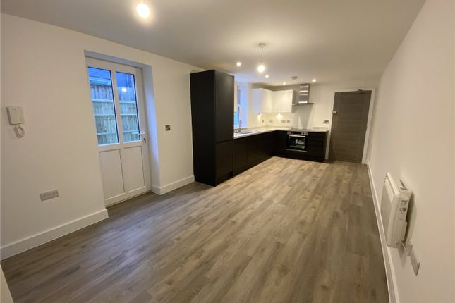 Thumbnail Flat for sale in College Place, Southampton