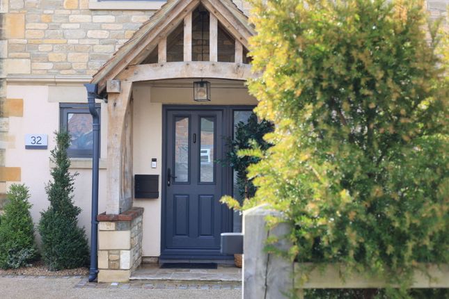 32, Rack End, Witney photo 2