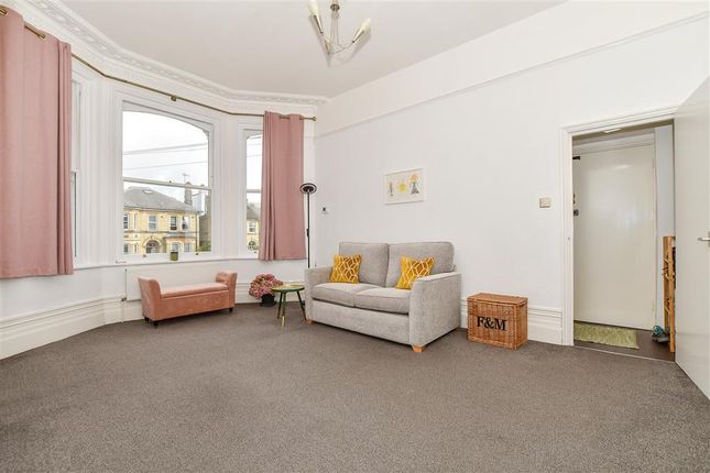 Lounge/ Bedroom