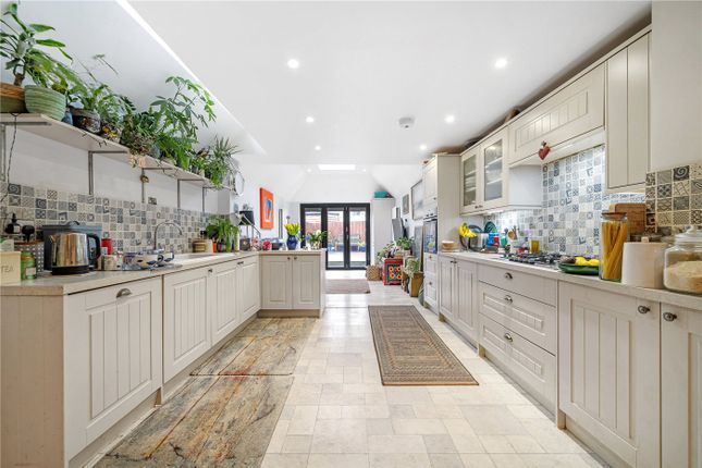 Thumbnail Terraced house for sale in Rye Road, London