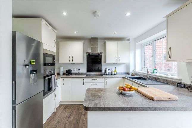 18, Spen Mews, West Yorkshire photo 2