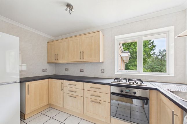 70, Beverley Court, Sunningdale photo 4