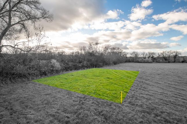 Thumbnail Land for sale in Gregorys Field, Astrope, Tring