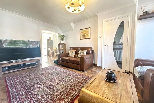 42 Farne Avenue, South Shields photo 2