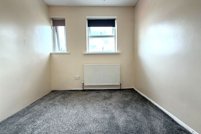 1 Bristol Close, Blackburn photo 3