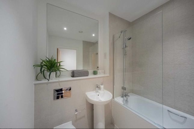 1 bed flat for sale in Gate Road, Chatham ME4