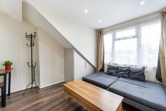 Flat to rent in Eagle Road, Wembley