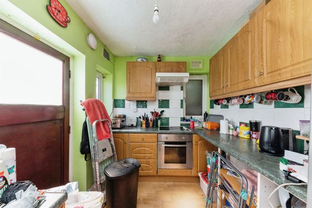 Terraced house for sale in 6th Avenue, Hull