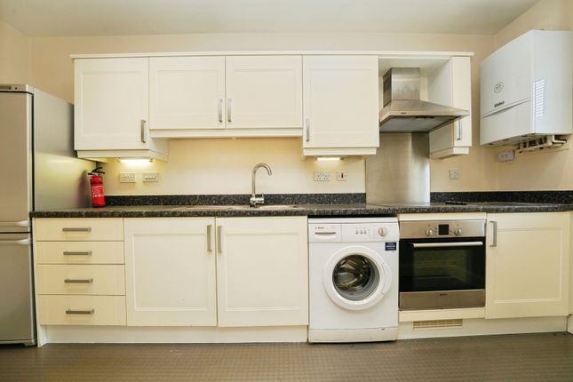 4, St. Michaels Close, Cheltenham photo 3