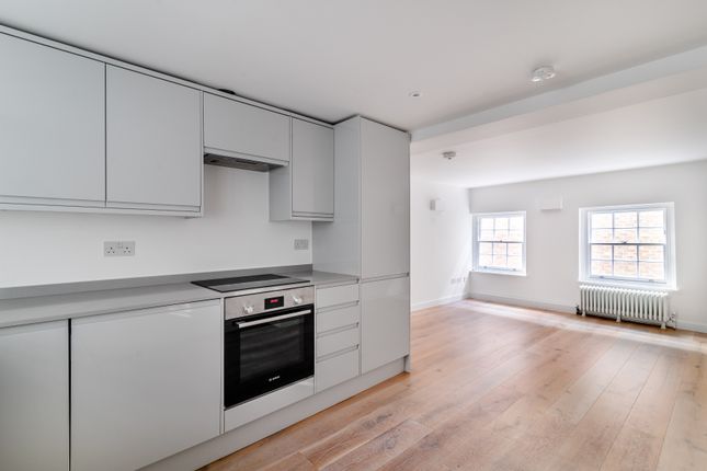 Thumbnail Flat to rent in Hanover Place, London