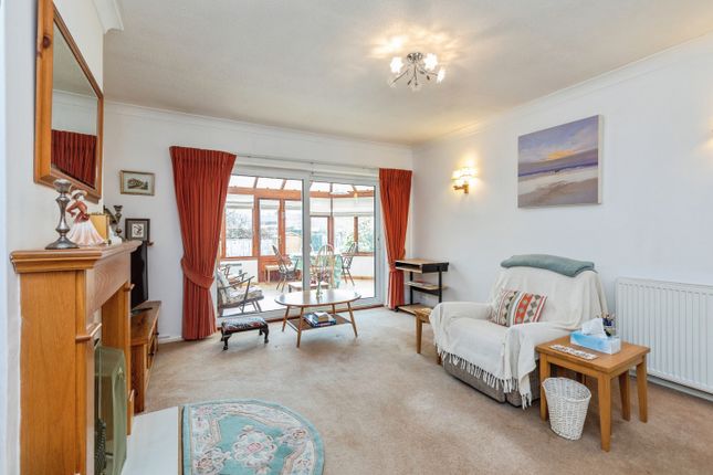 49, Grain Road, Wigmore, Gillingham photo 2