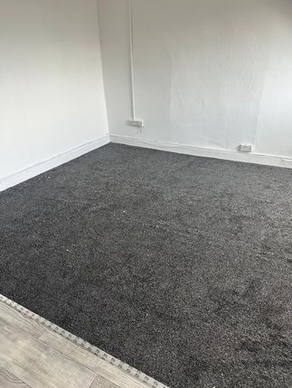 28, FARCLIFFE ROAD FLAT 4, BRADFORD photo 2