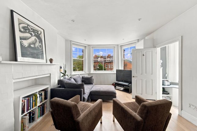 28a, Park Avenue, London photo 4