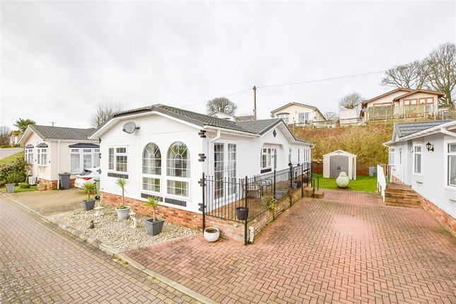 2-bed caravan on Castle Drive Harrietsham, Maidstone, £185,000