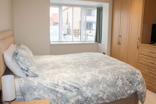 21 Francis Gardens, Brigg photo 4