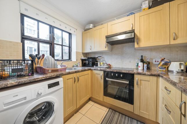 Thumbnail Flat for sale in Slough, Berkshire