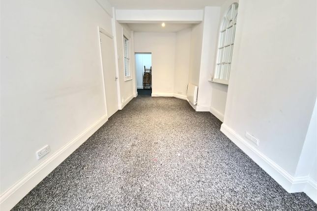 Flat 1, 3, Duke Street, Margate photo 3