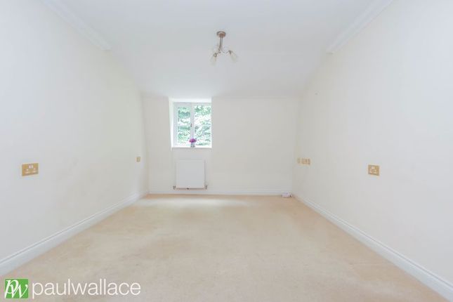 17, Esdaile Hall, Hoddesdon photo 3