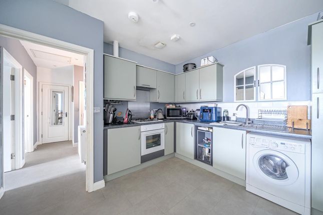 FLAT 4 THOMAS HOUSE, Stoke Poges, Slough photo 4