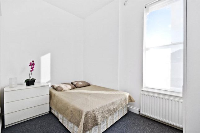 Flat 5 First Floor, 56, Loftus Road, London photo 3