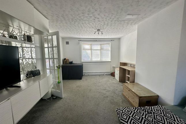 15, Roche Close, Leicester photo 3