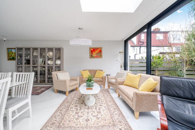 20, Alwyn Gardens, West Acton photo 4