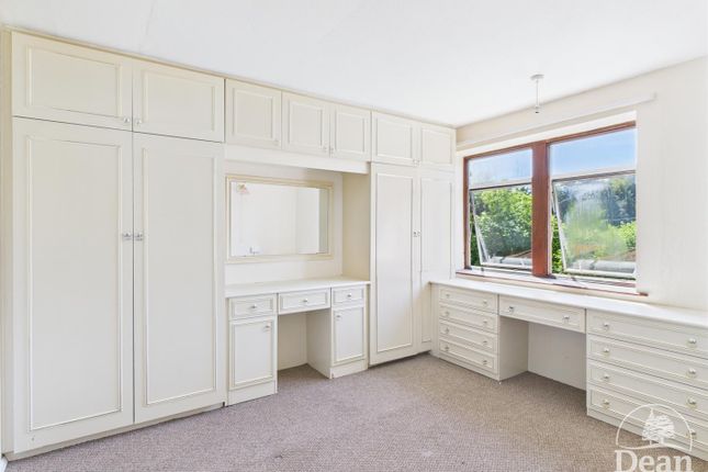 8, Royal Springs, Longhope photo 4