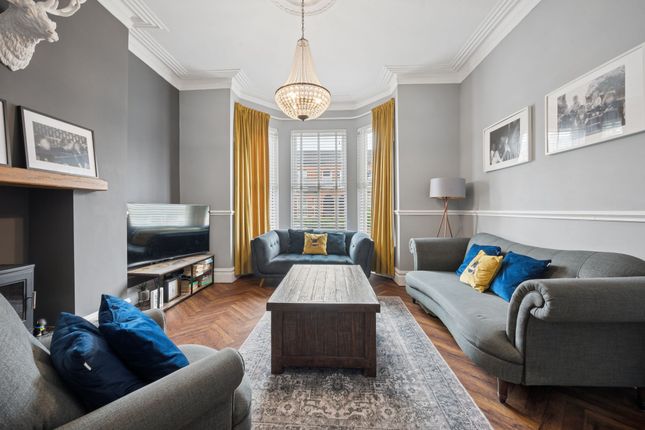 10 Brook Road, Stockport photo 2