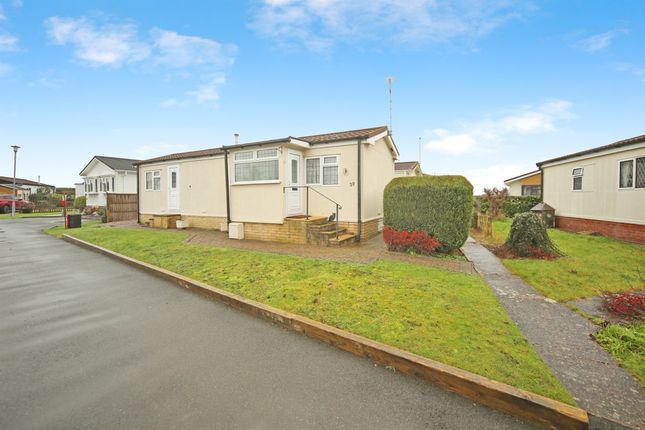 1-bed caravan on 29, Woodcot Park, Stratford-Upon-Avon, £75,000