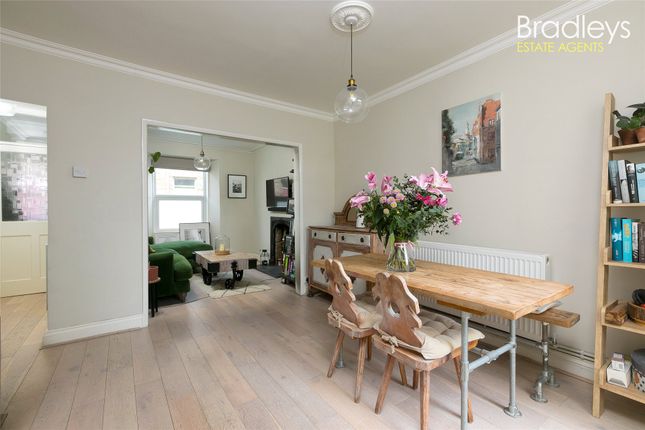 26, Daniel Place, Cornwall photo 2