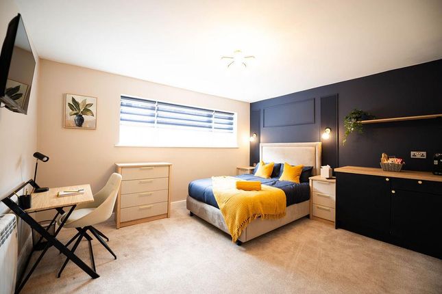 Thebay_Room2-10.Jpg