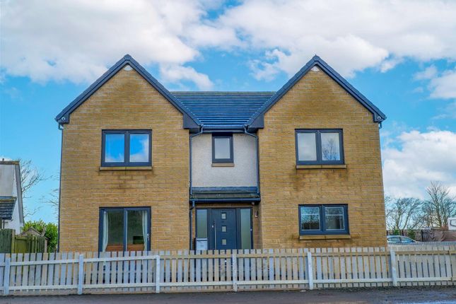 Thumbnail Detached house for sale in Greenhill Road, Cleland