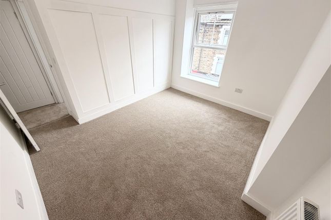 42, Eileen Place, Treorchy photo 4