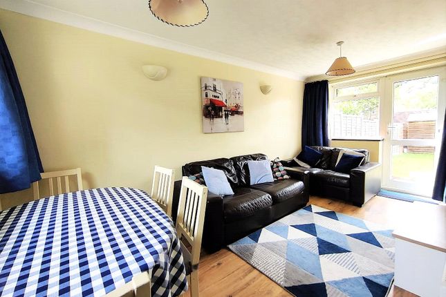 79, Cabell Road, Guildford photo 3