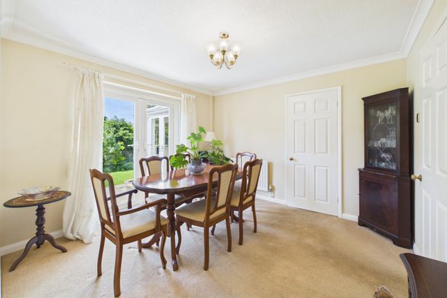 8, The Heath, Greater Manchester photo 5