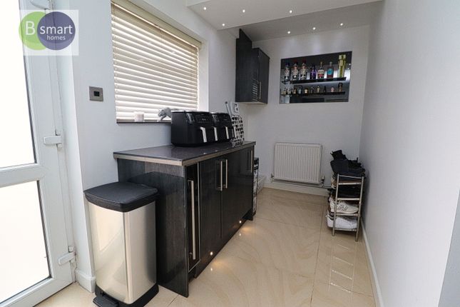 51, Elm Road, Mexborough photo 4