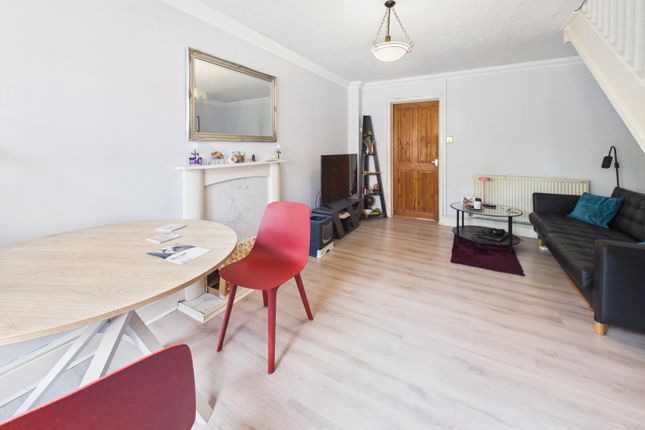 1, Hayes Court, Gloucester photo 3