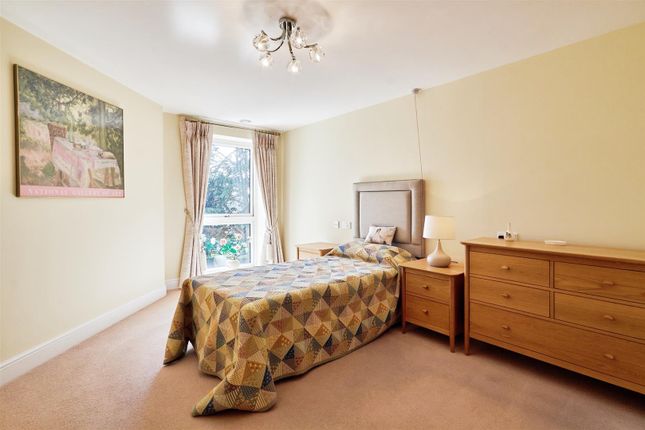 Flat for sale in Wilford Lane, West Bridgford, Nottingham