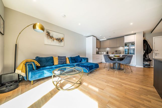 2-bed flat on Flat 11, Meranti Apts, London, £475,000