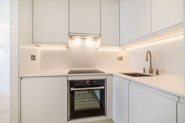 Flat to rent in William IV Street, Covent Garden