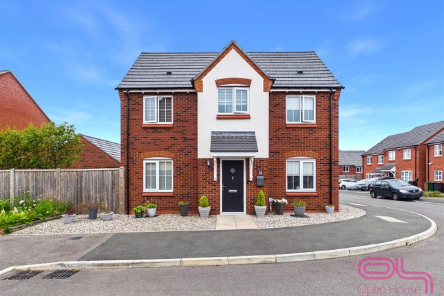 36, Wainwright Drive, Swadlincote photo 3
